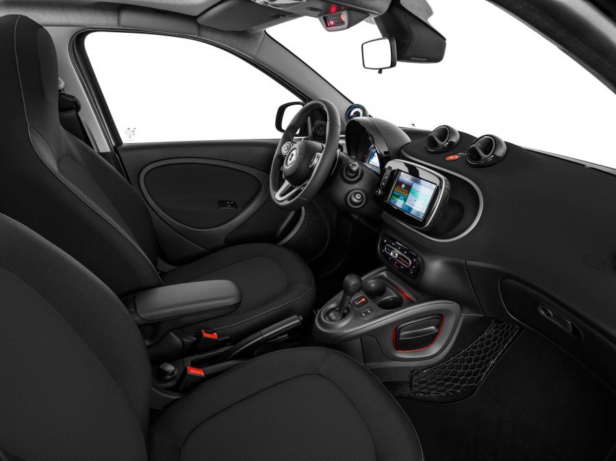 Интерьер Smart ForFour Passion Crosstown 2017 года  (фото 4 из 5)